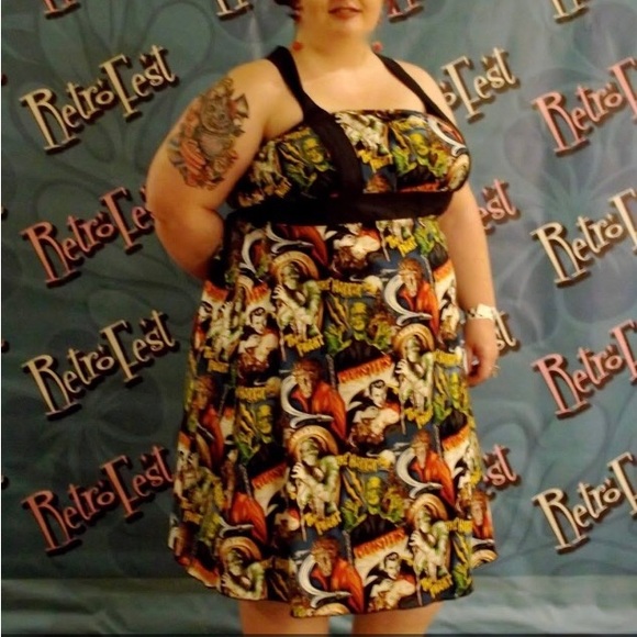Universal Monsters print Sundress 18/20 - Picture 2 of 2